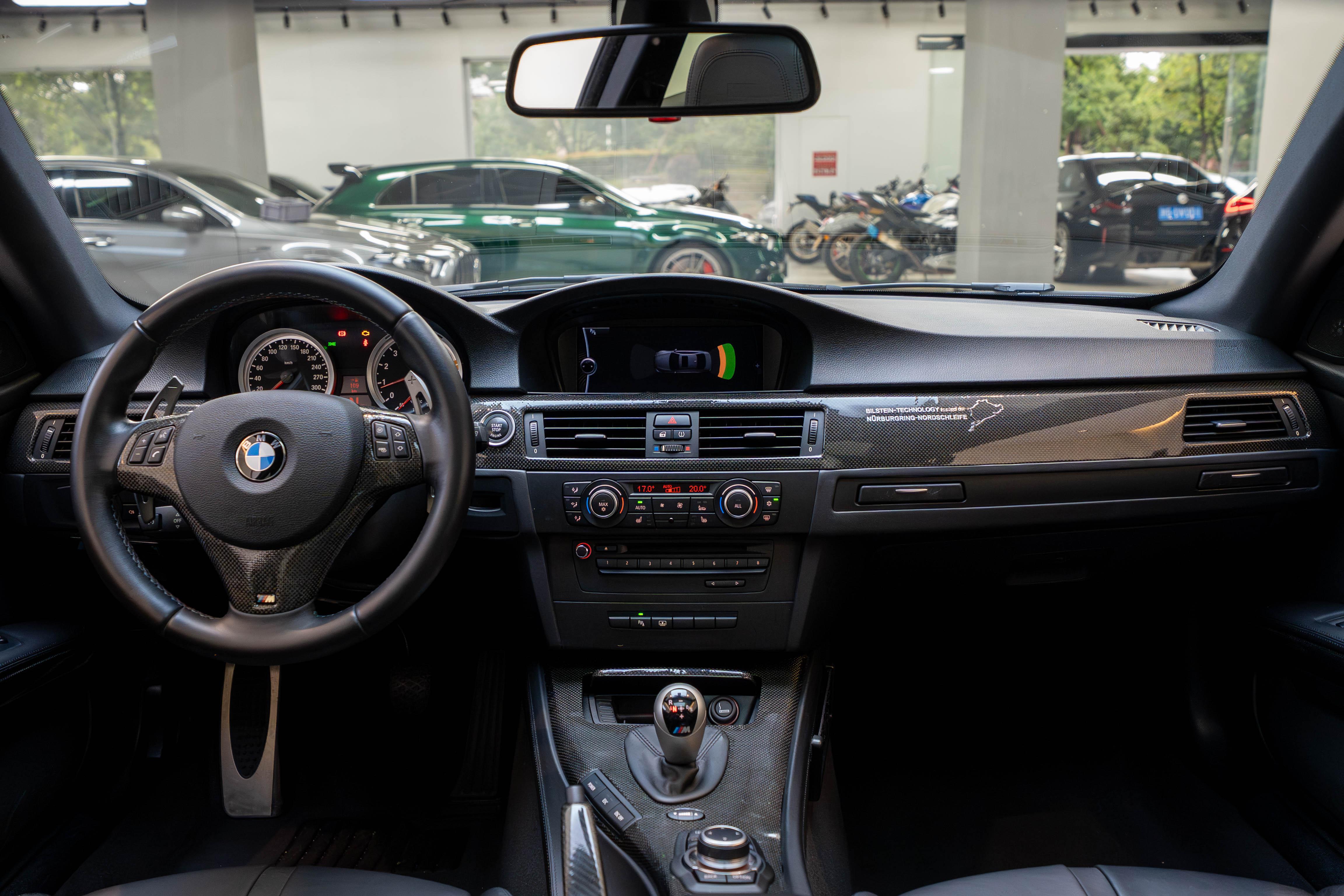 BMW M3 2009 thumb 9