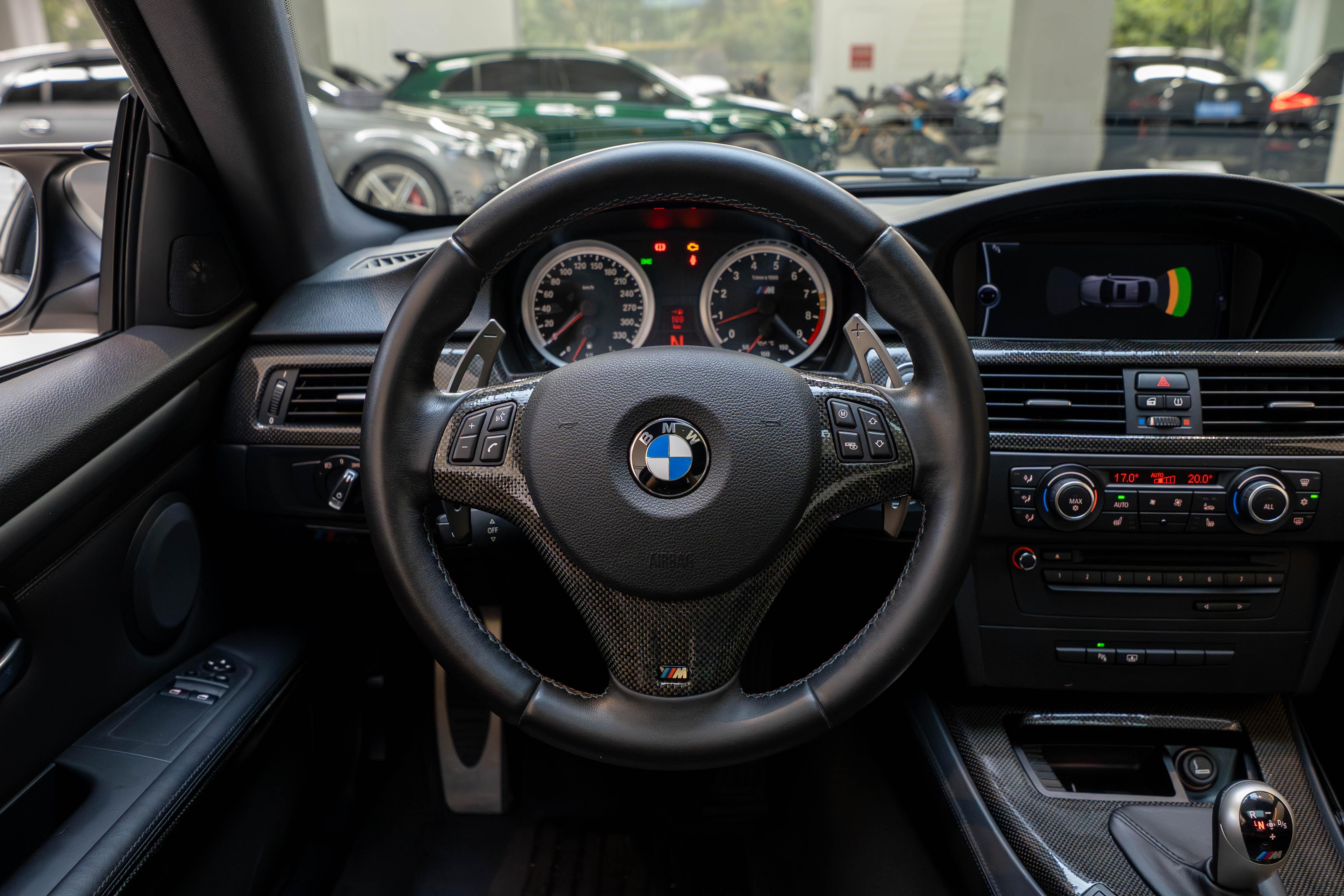 BMW M3 2009 thumb 10