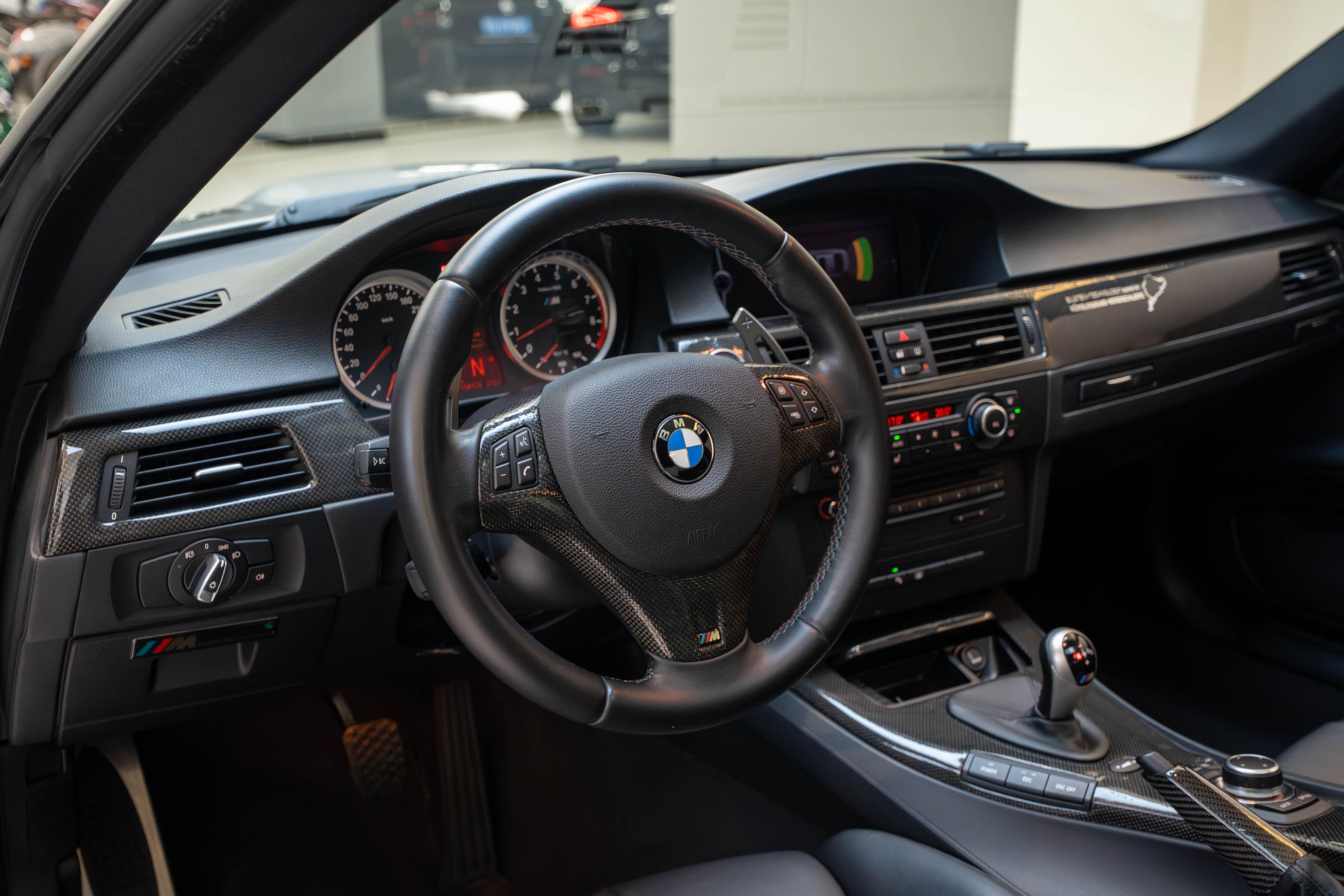 BMW M3 2009 thumb 12