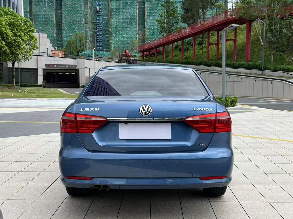 Volkswagen Lavida XR 2013 thumb 3