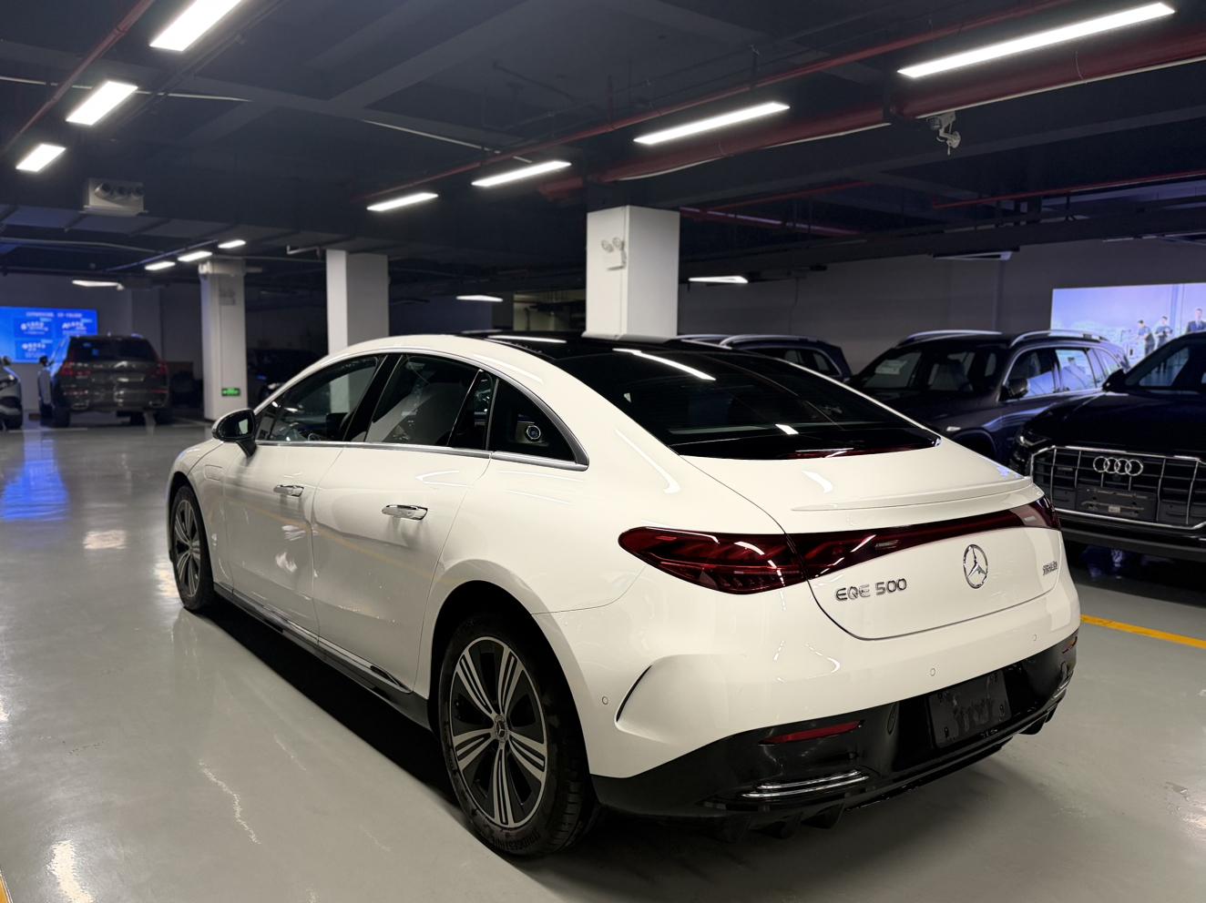 Mercedes-Benz EQE 2025 thumb 2