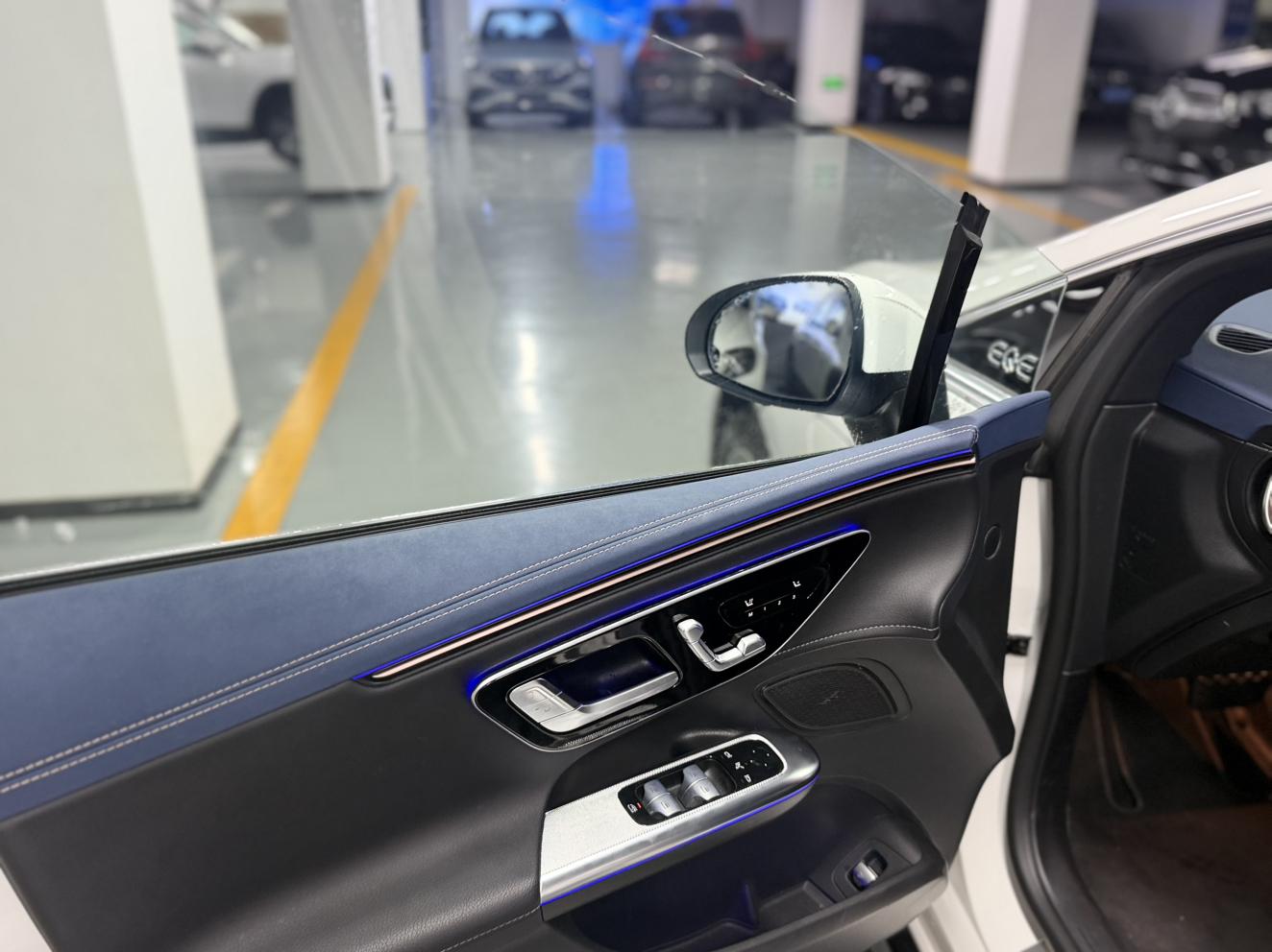 Mercedes-Benz EQE 2025 thumb 6