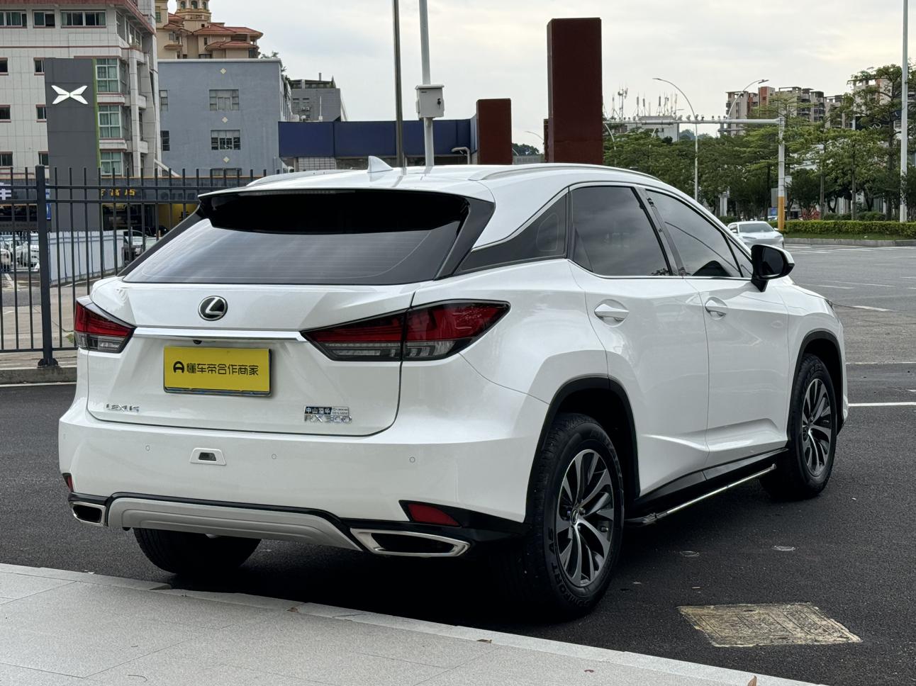 Lexus RX 2020 thumb 4
