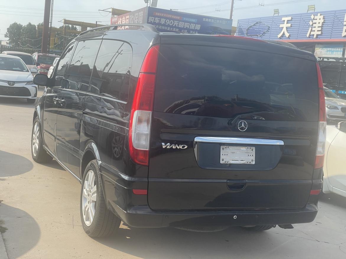 Mercedes-Benz Wei Ya Nuo 2010 thumb 2