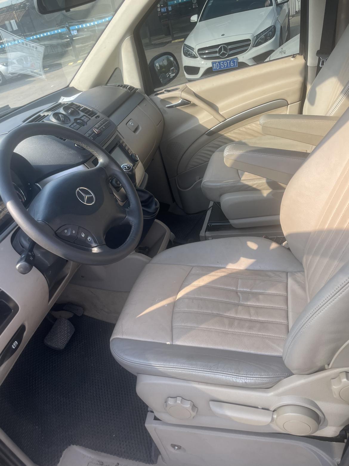 Mercedes-Benz Wei Ya Nuo 2010 thumb 7