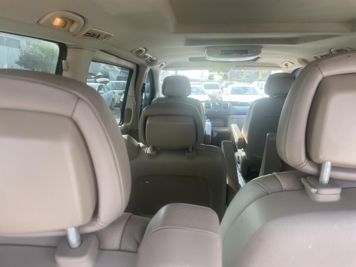 Mercedes-Benz Wei Ya Nuo 2010 thumb 8