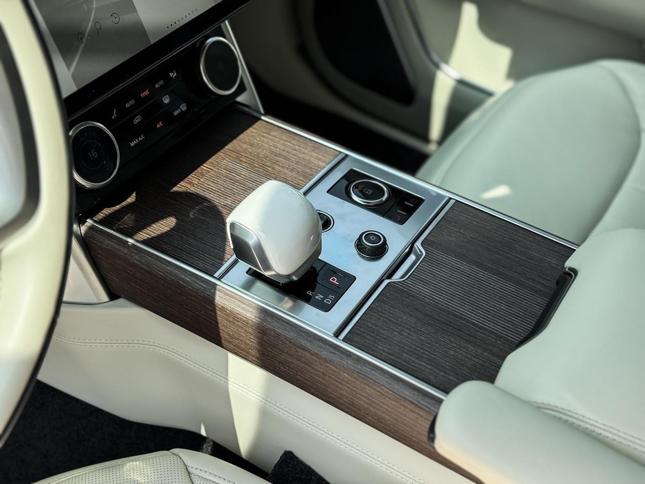Land Rover Range Rover 2023 thumb 11