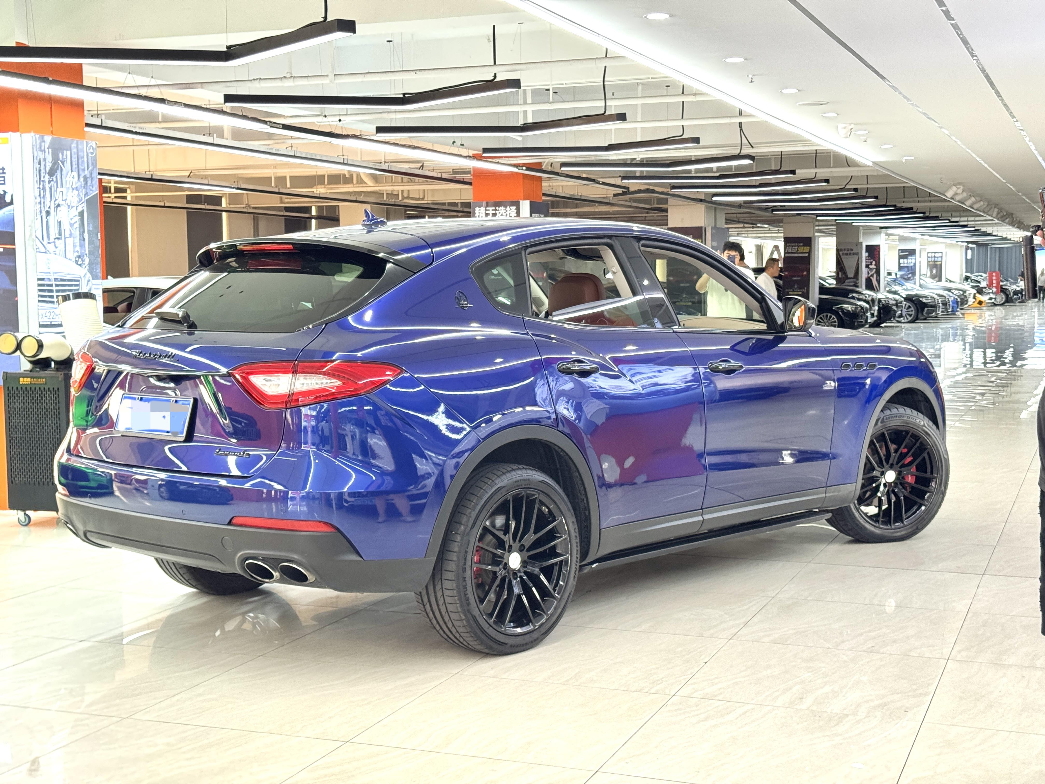 Maserati Levante 2018 thumb 2