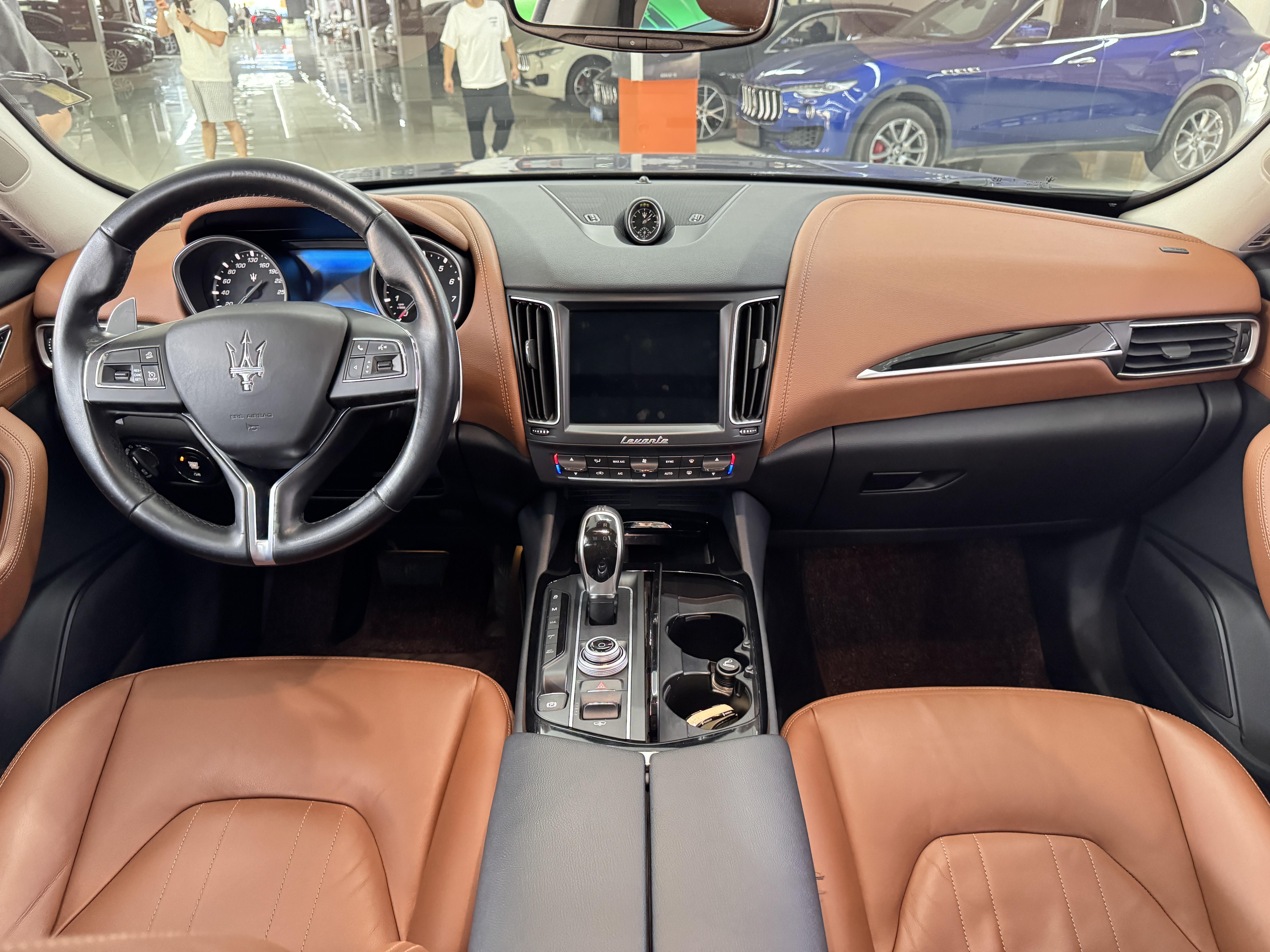 Maserati Levante 2018 thumb 3