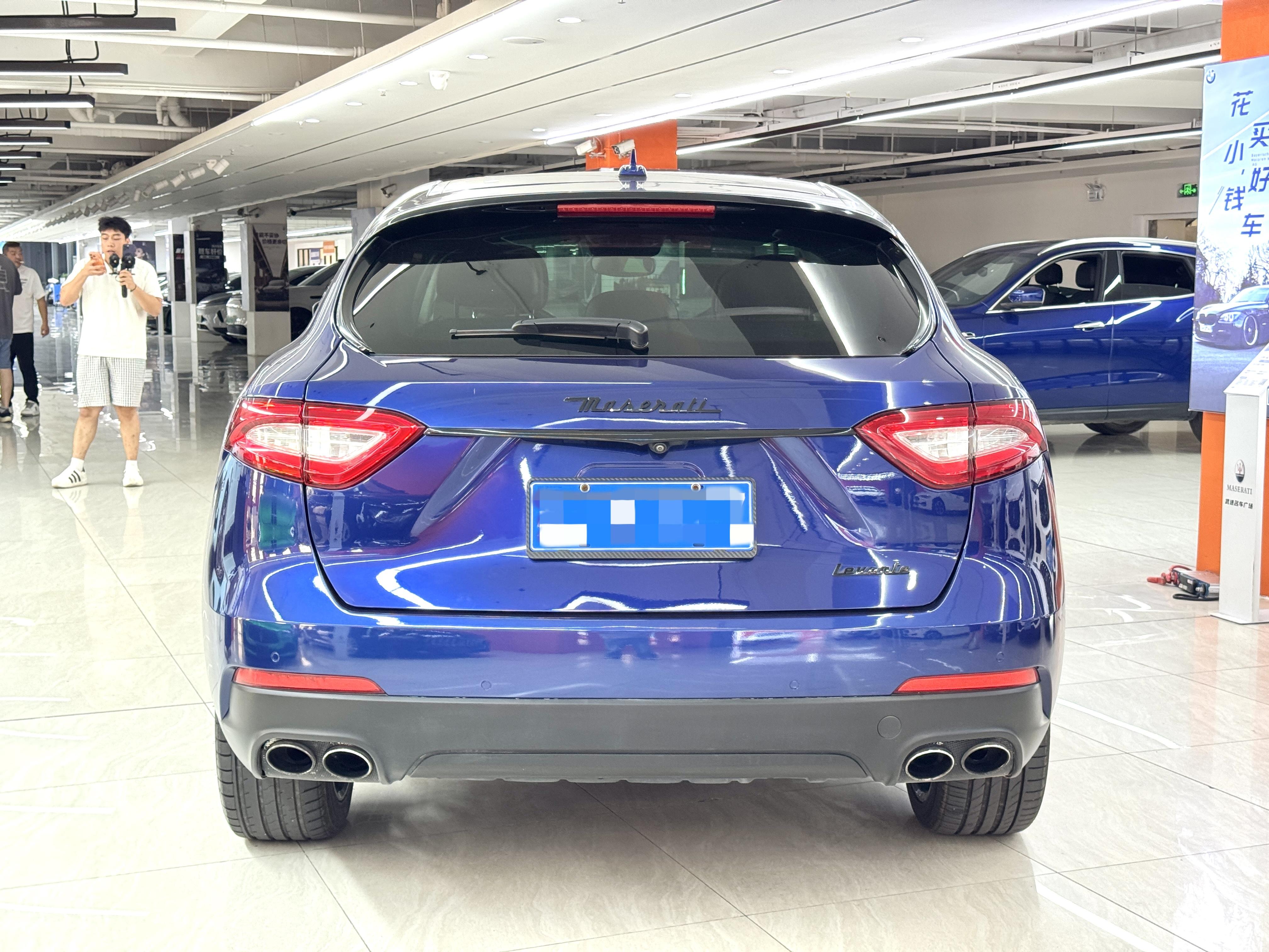 Maserati Levante 2018 thumb 10