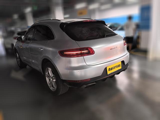 Porsche Macan 2014 thumb 2