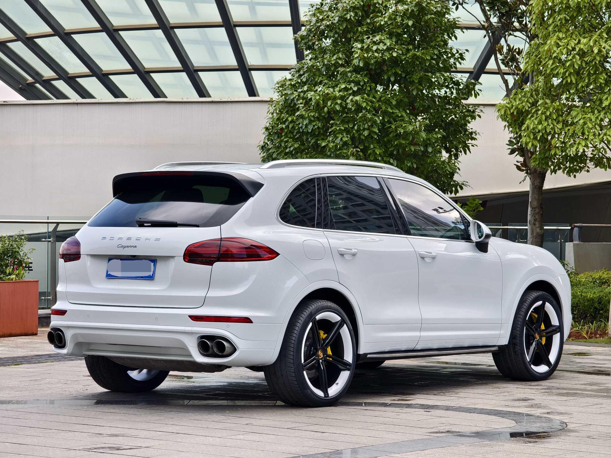 Porsche Cayenne 2016 thumb 4
