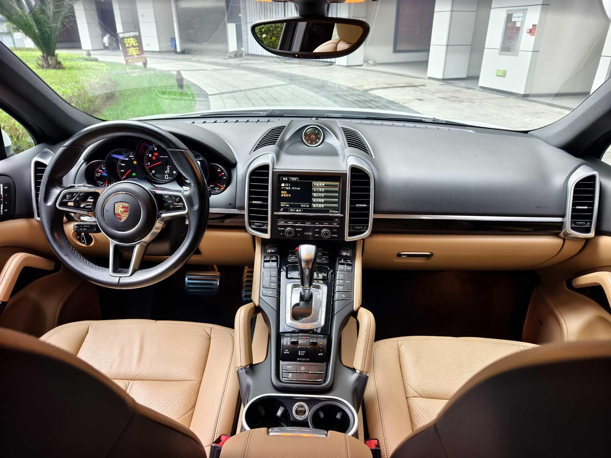 Porsche Cayenne 2016 thumb 9