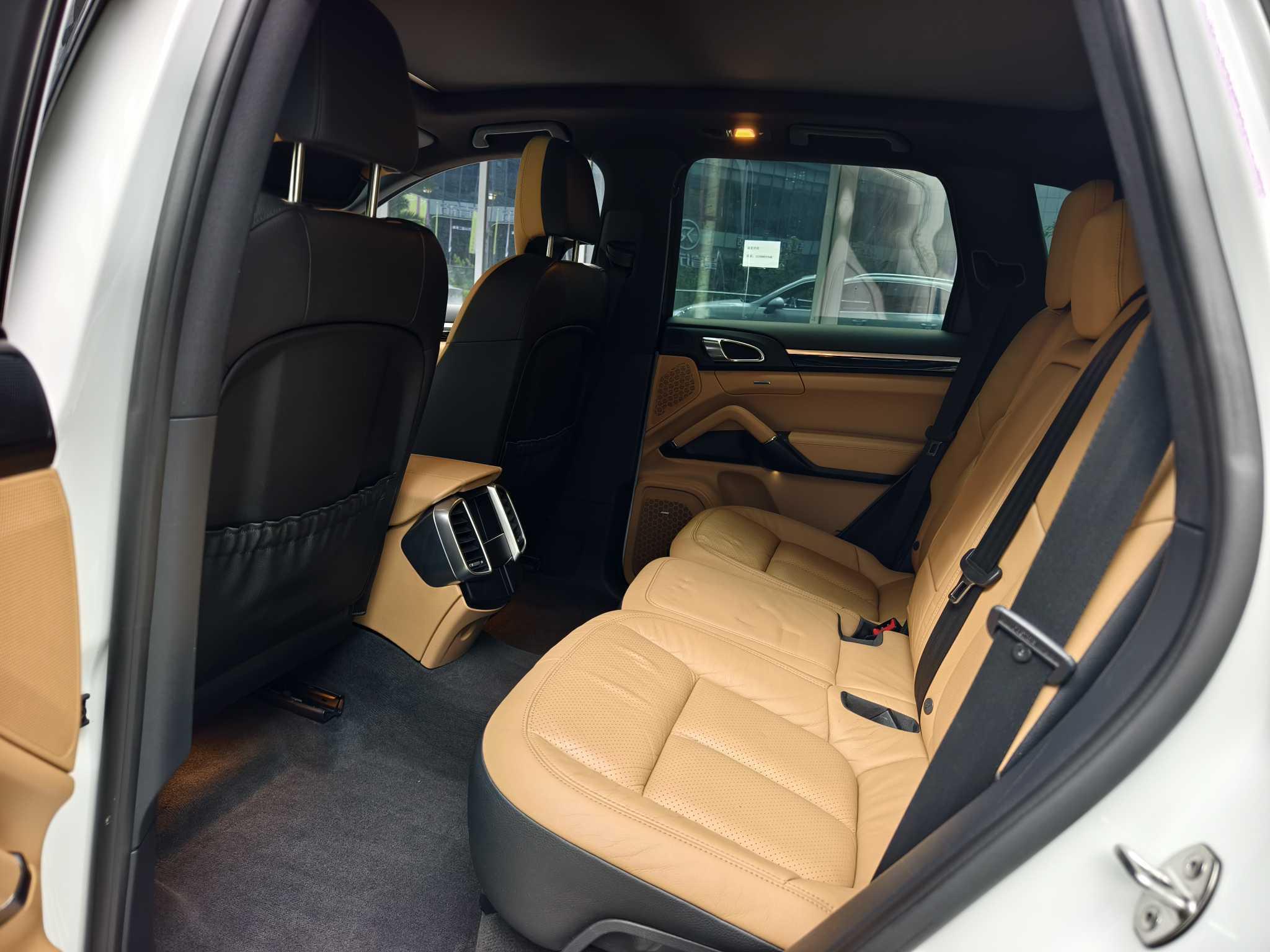 Porsche Cayenne 2016 thumb 11