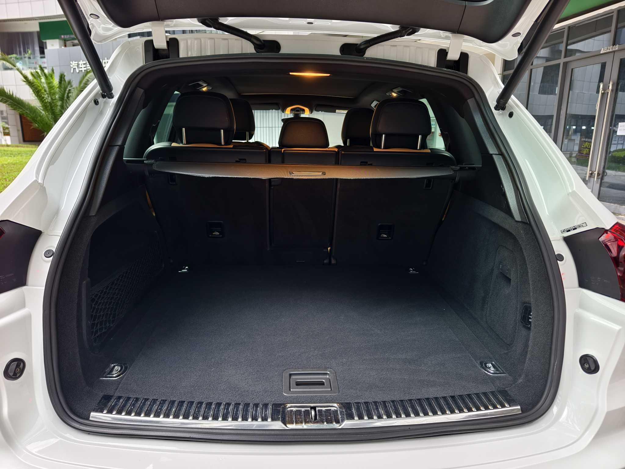 Porsche Cayenne 2016 thumb 12