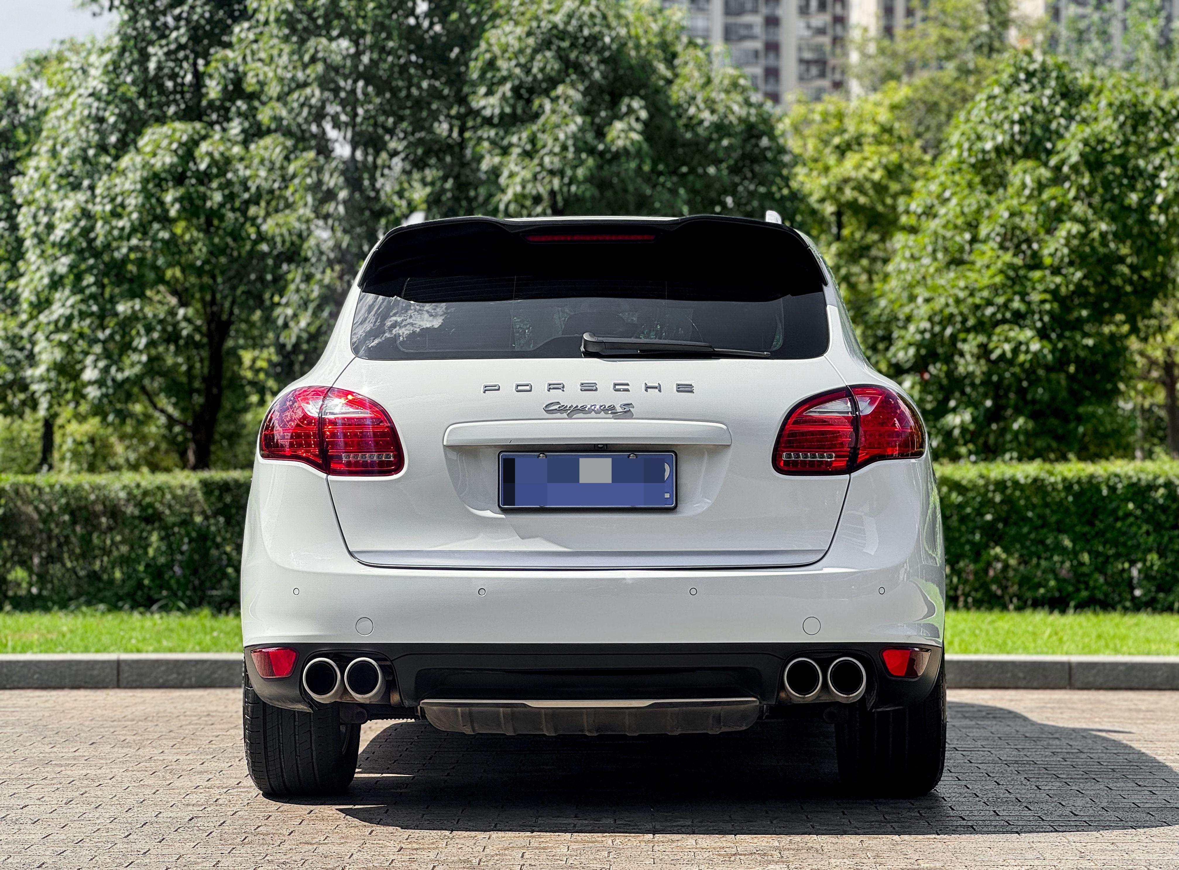 Porsche Cayenne 2011 thumb 2