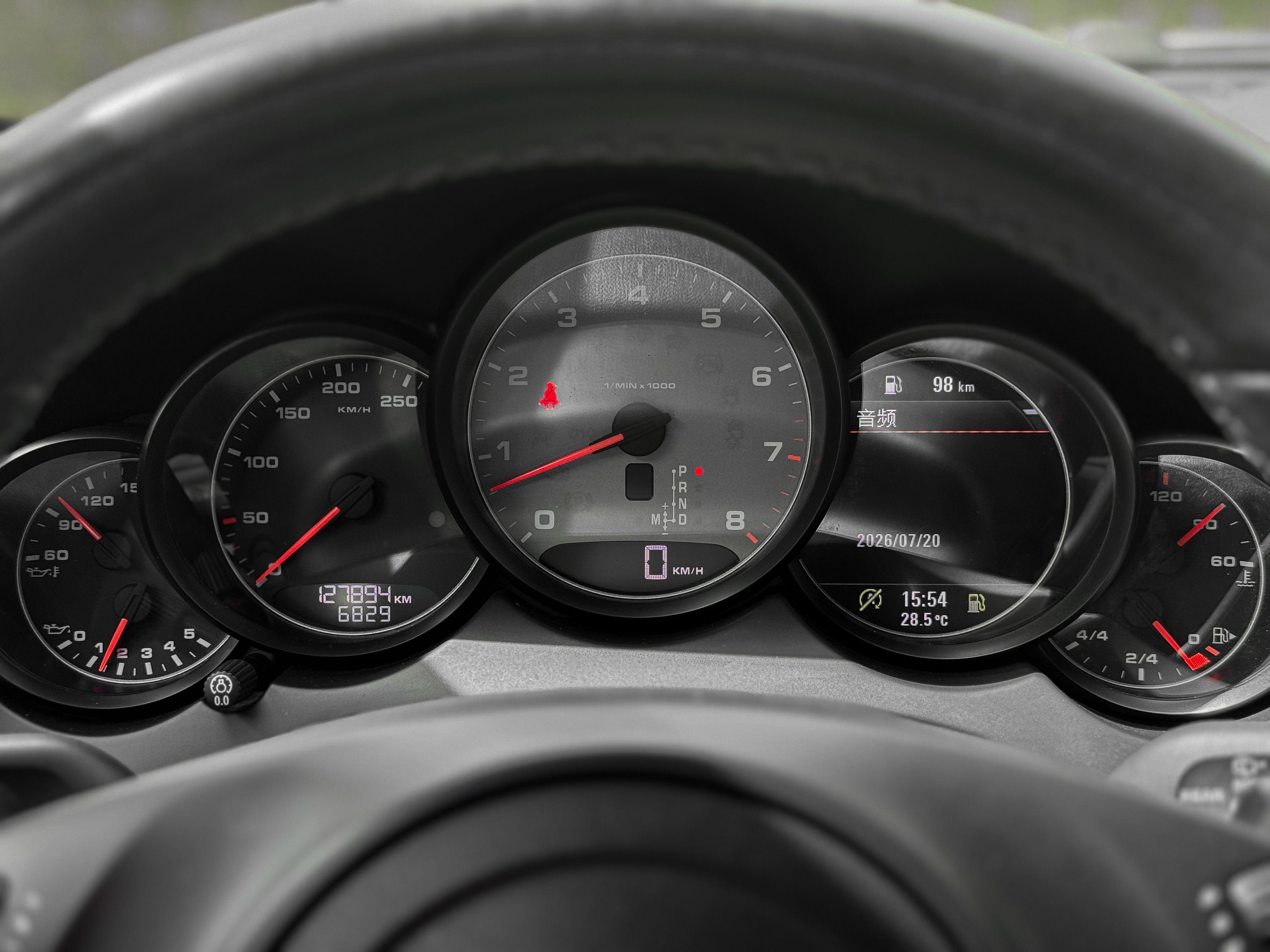 Porsche Cayenne 2011 thumb 11