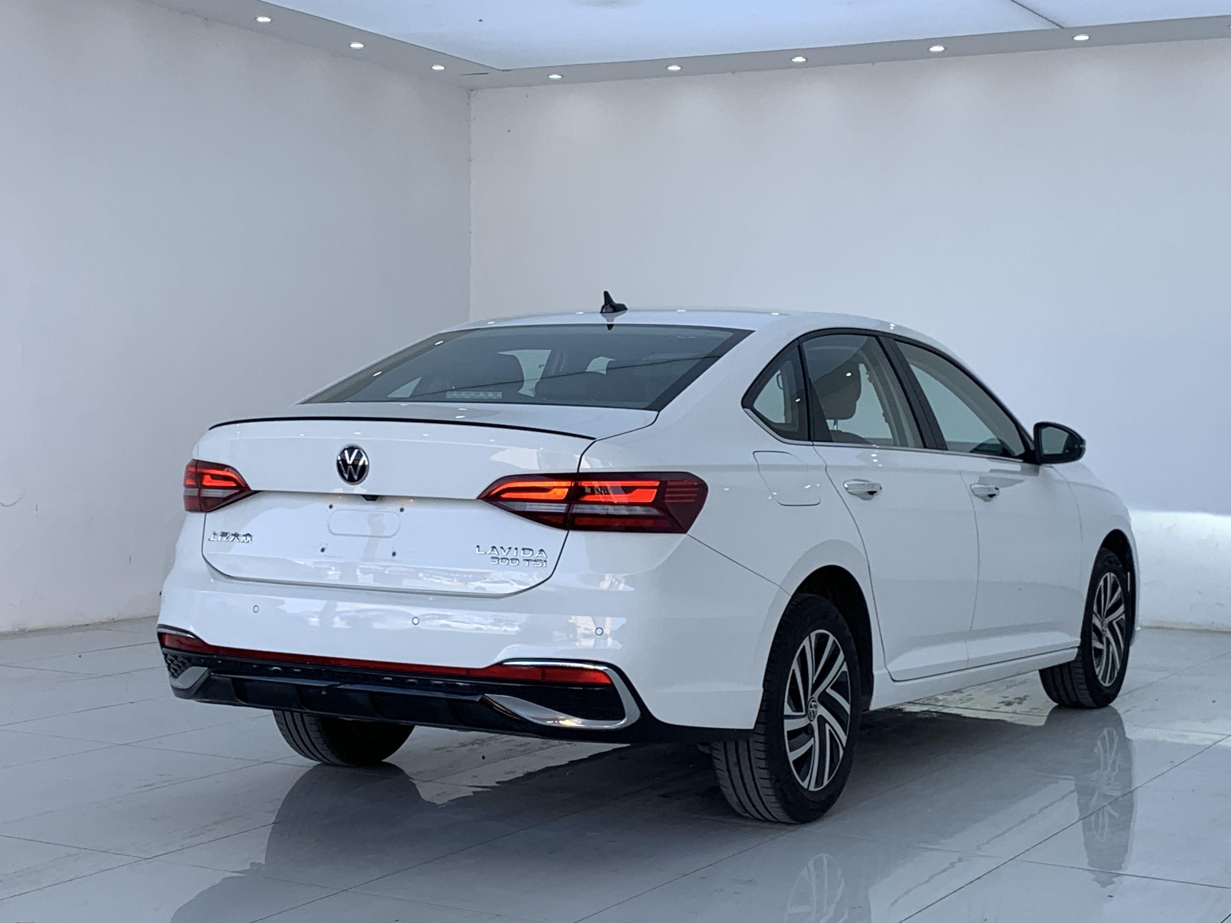 Volkswagen Lavida XR 2023 thumb 4