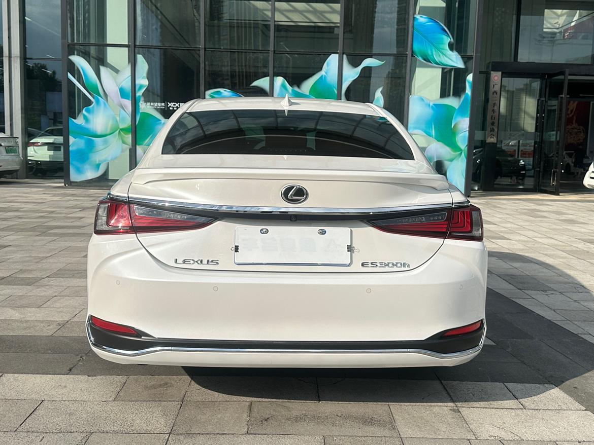 Lexus ES 2022 thumb 4