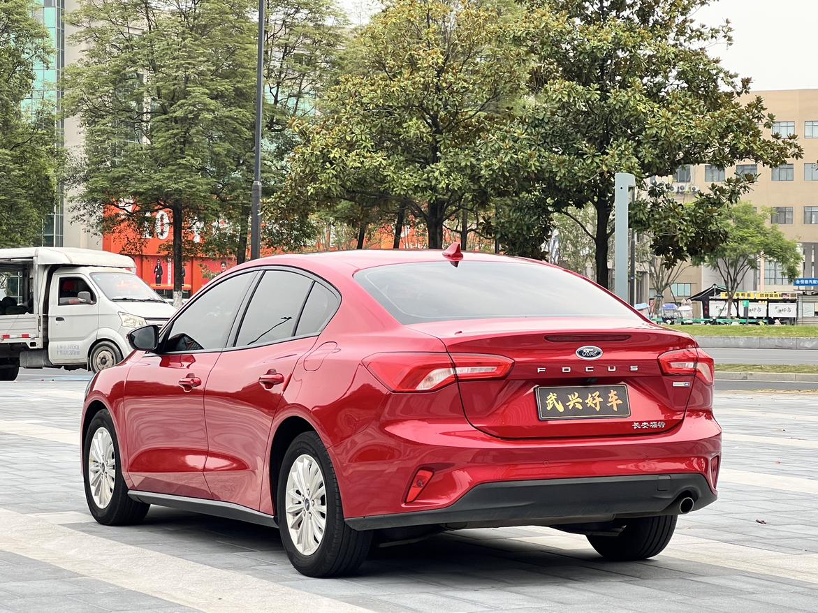 Ford Focus ST 2019 thumb 3