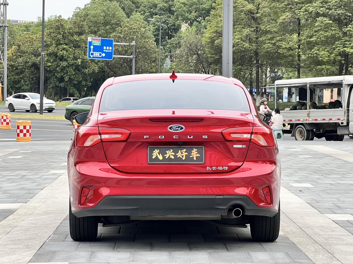 Ford Focus ST 2019 thumb 4