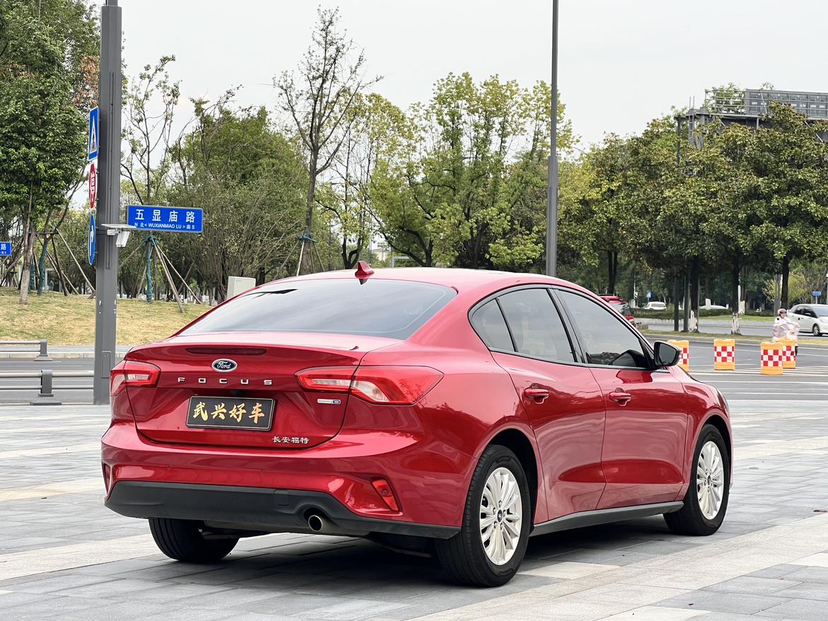 Ford Focus ST 2019 thumb 5