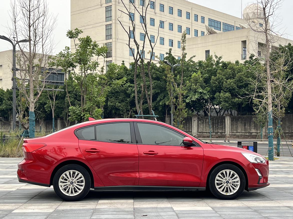 Ford Focus ST 2019 thumb 6