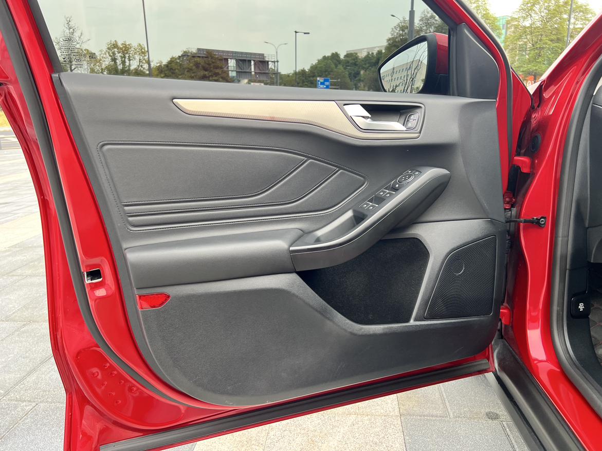 Ford Focus ST 2019 thumb 9