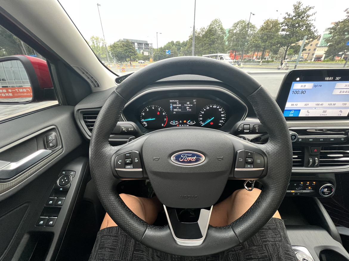 Ford Focus ST 2019 thumb 12