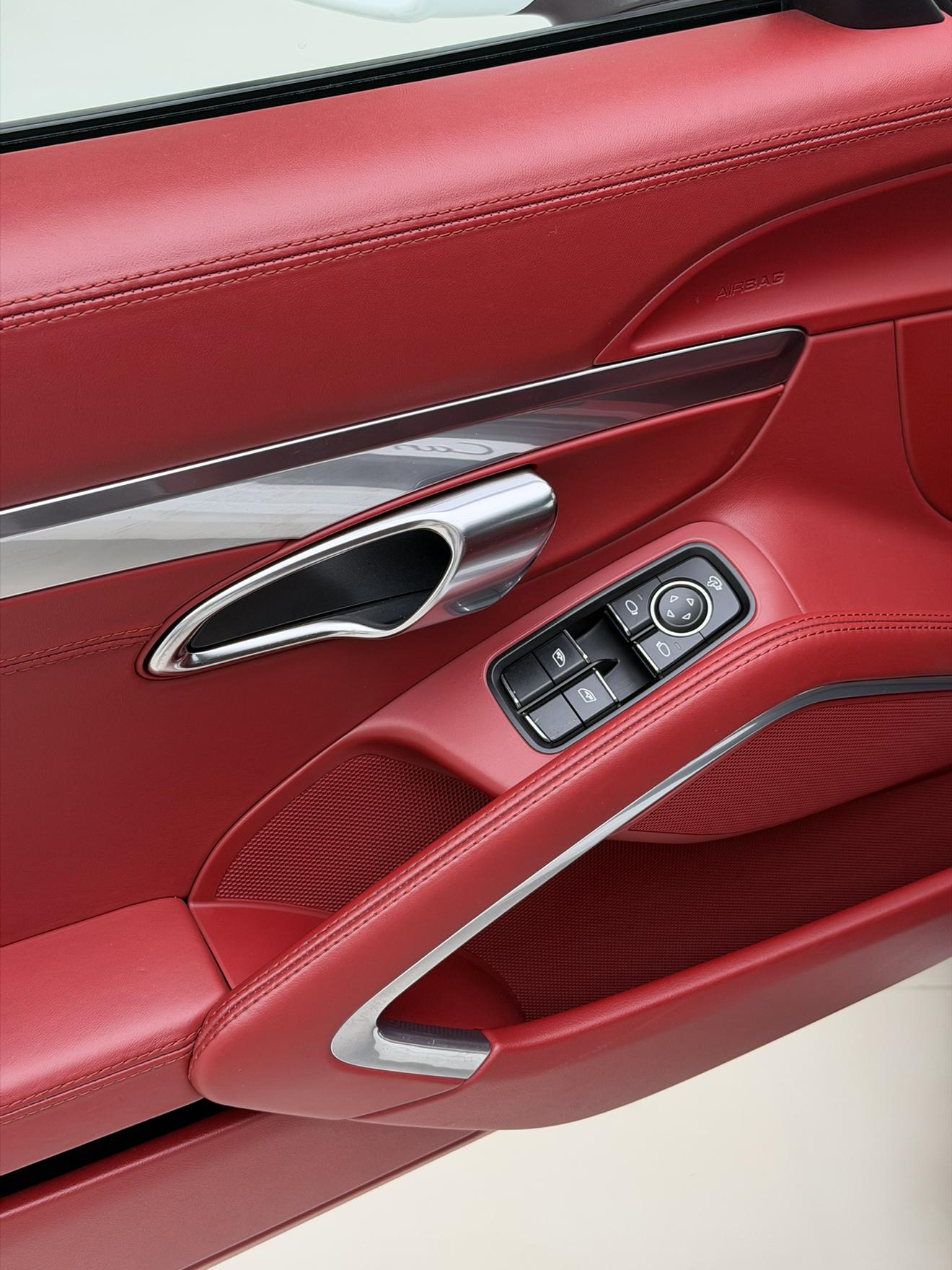 Porsche 911 2012 thumb 5