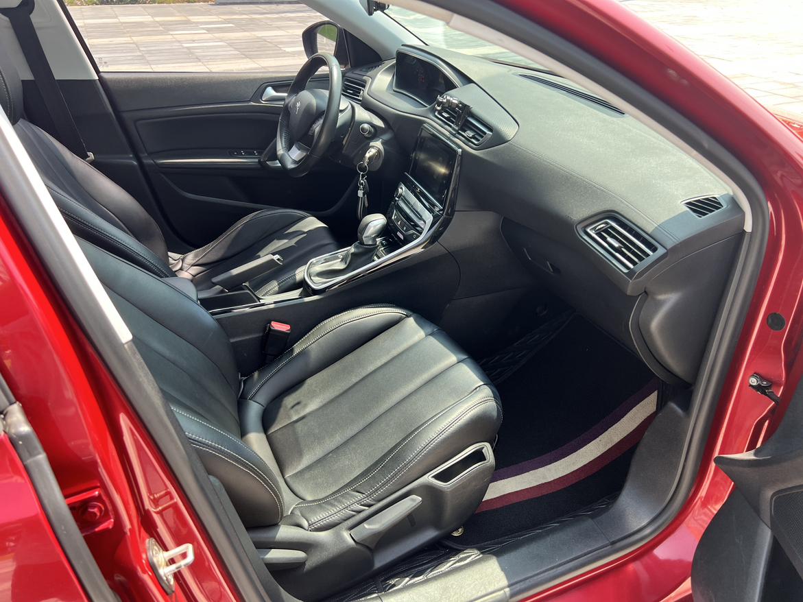 Peugeot 308 2018 thumb 8