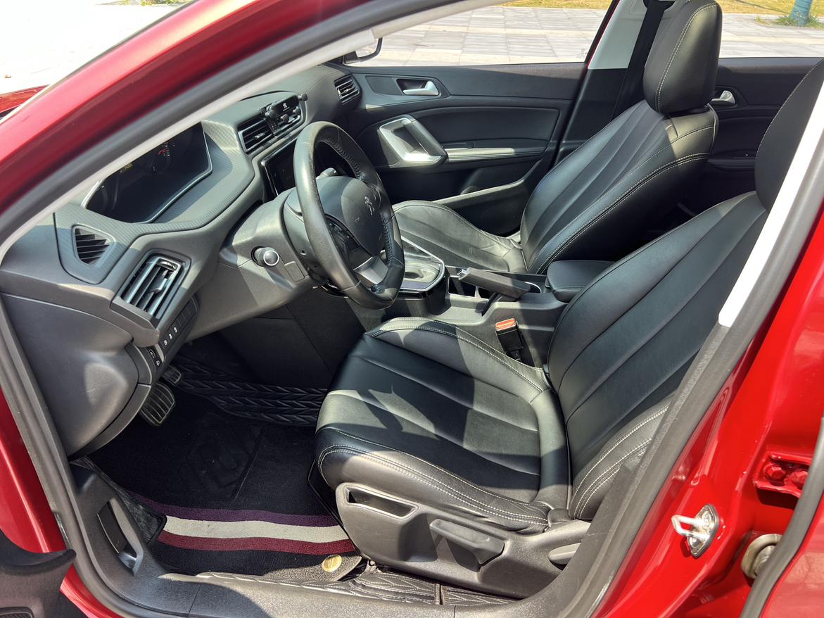 Peugeot 308 2018 thumb 12