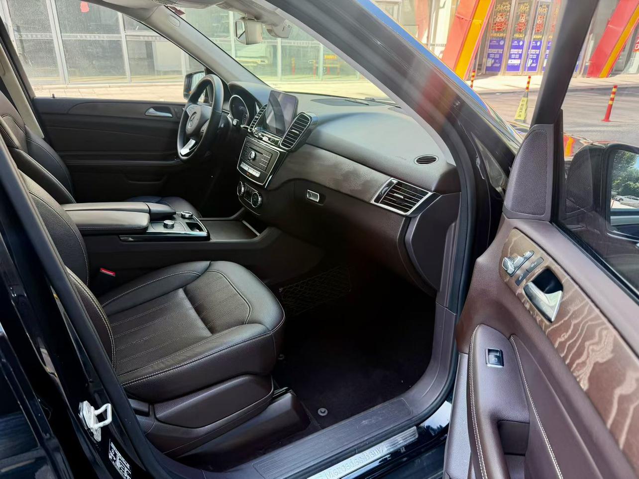 Mercedes-Benz GLE 2016 thumb 4