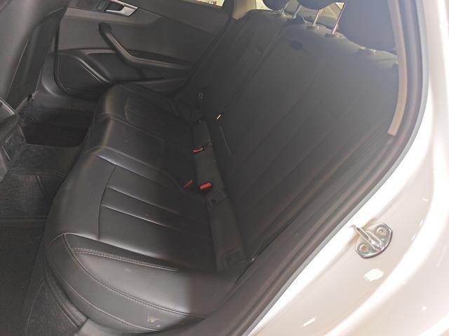 Audi A4 2022 thumb 10
