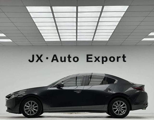 Mazda 3 2022 thumb 2
