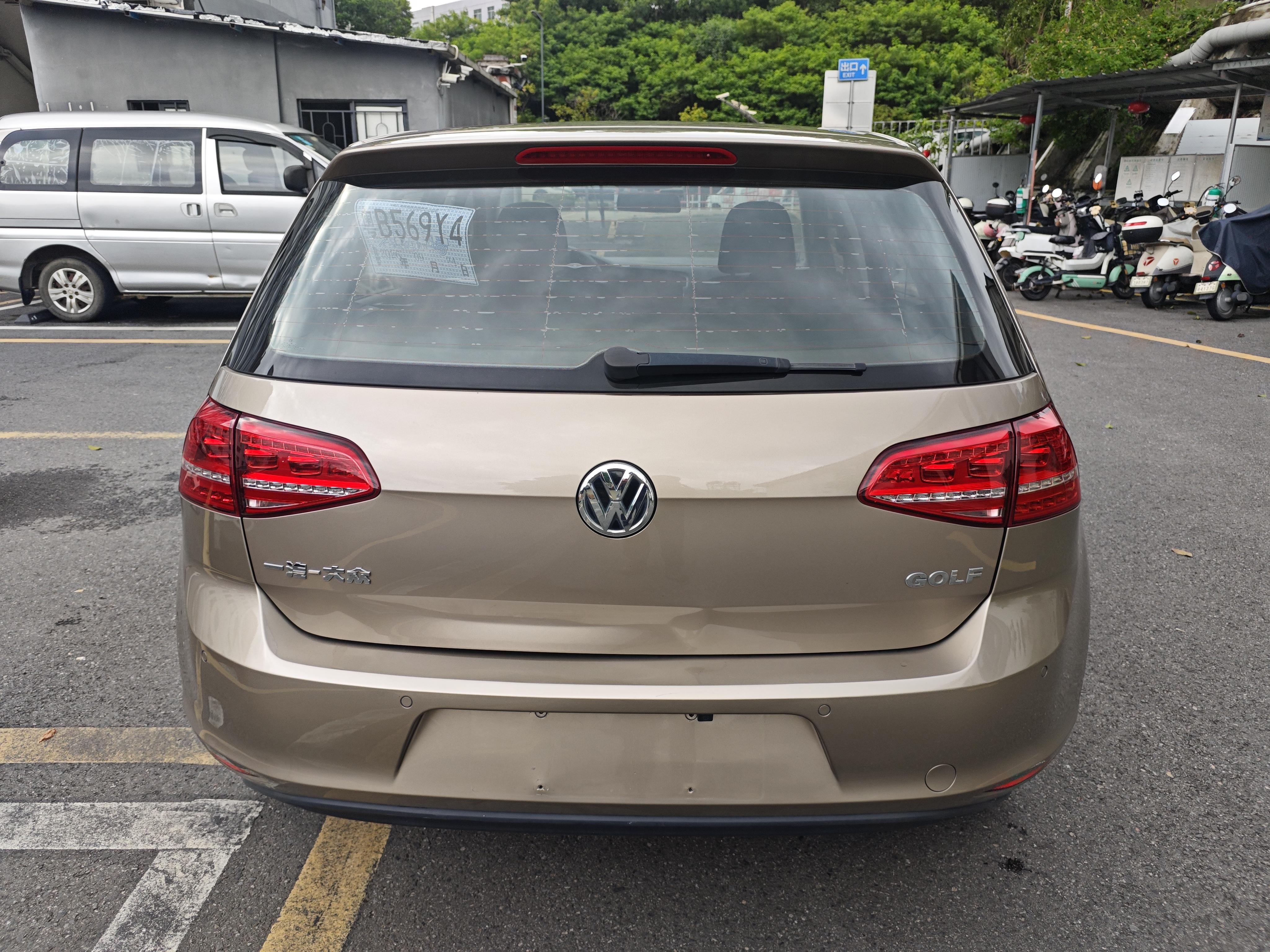 Volkswagen Golf Sportsvan 2015 thumb 3