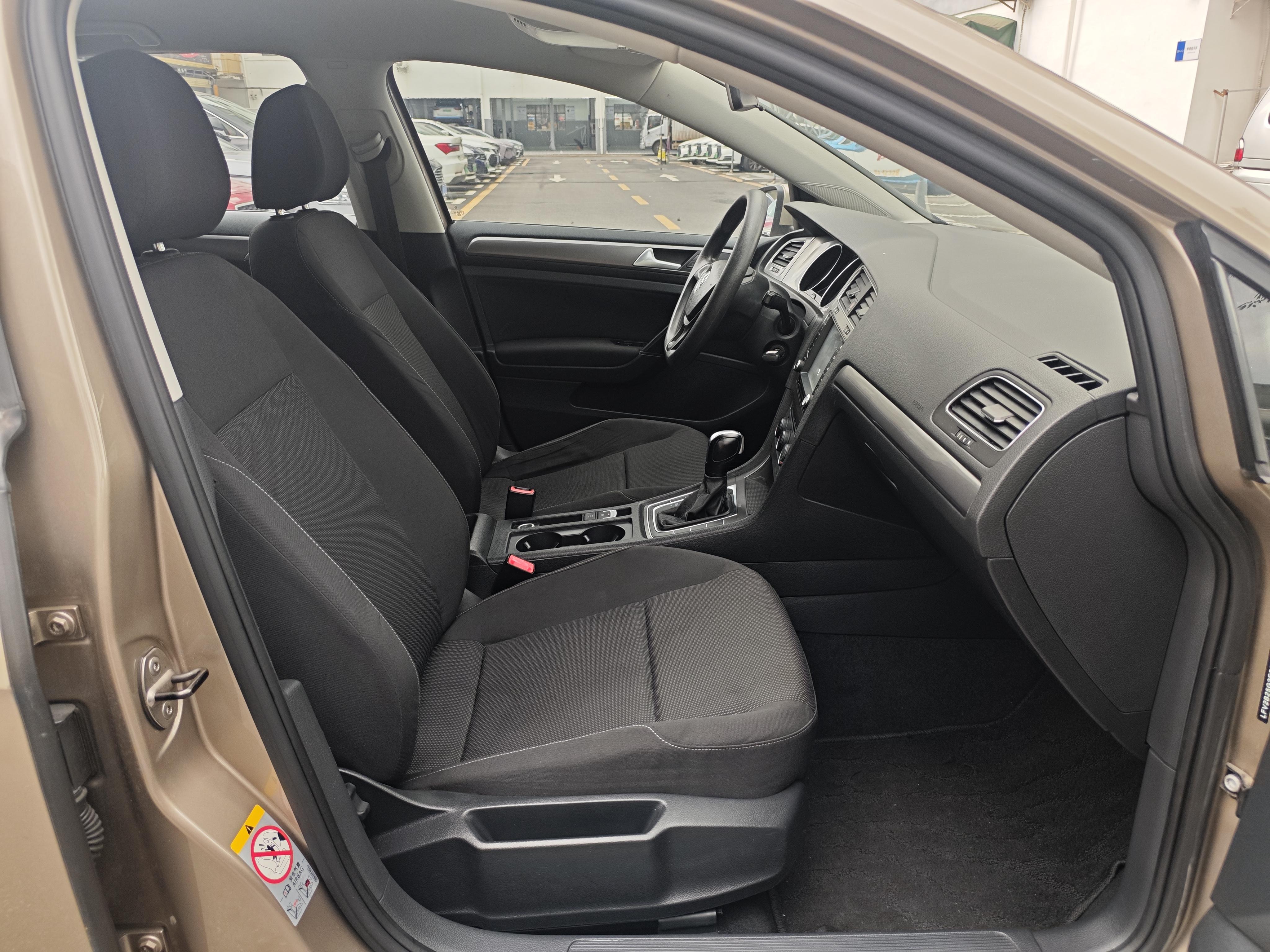 Volkswagen Golf Sportsvan 2015 thumb 12