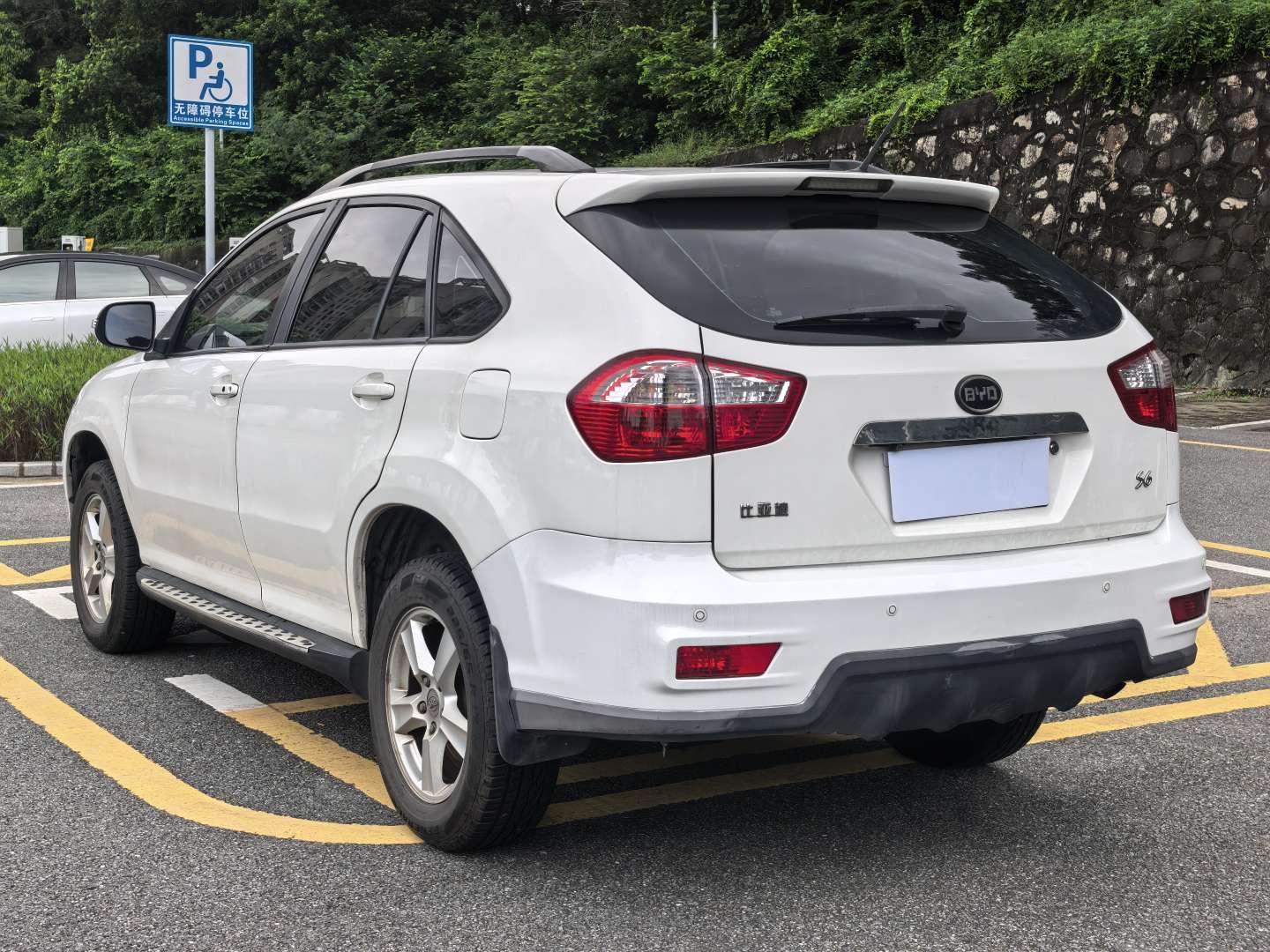 BYD S6 2013 thumb 2