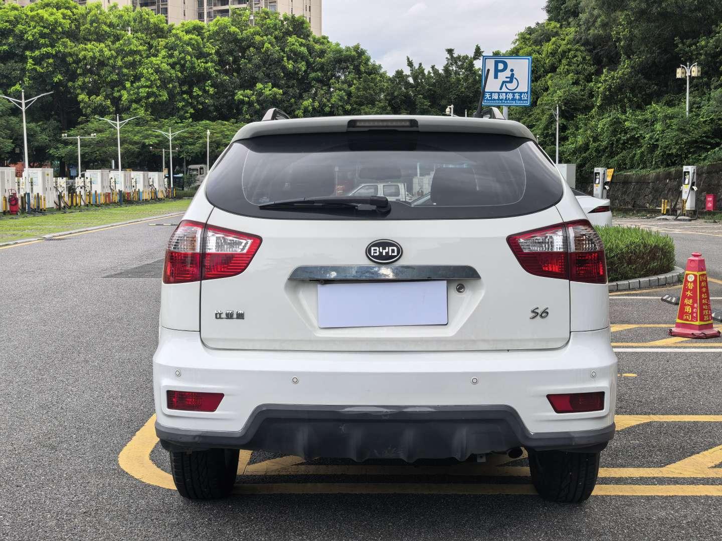 BYD S6 2013 thumb 3