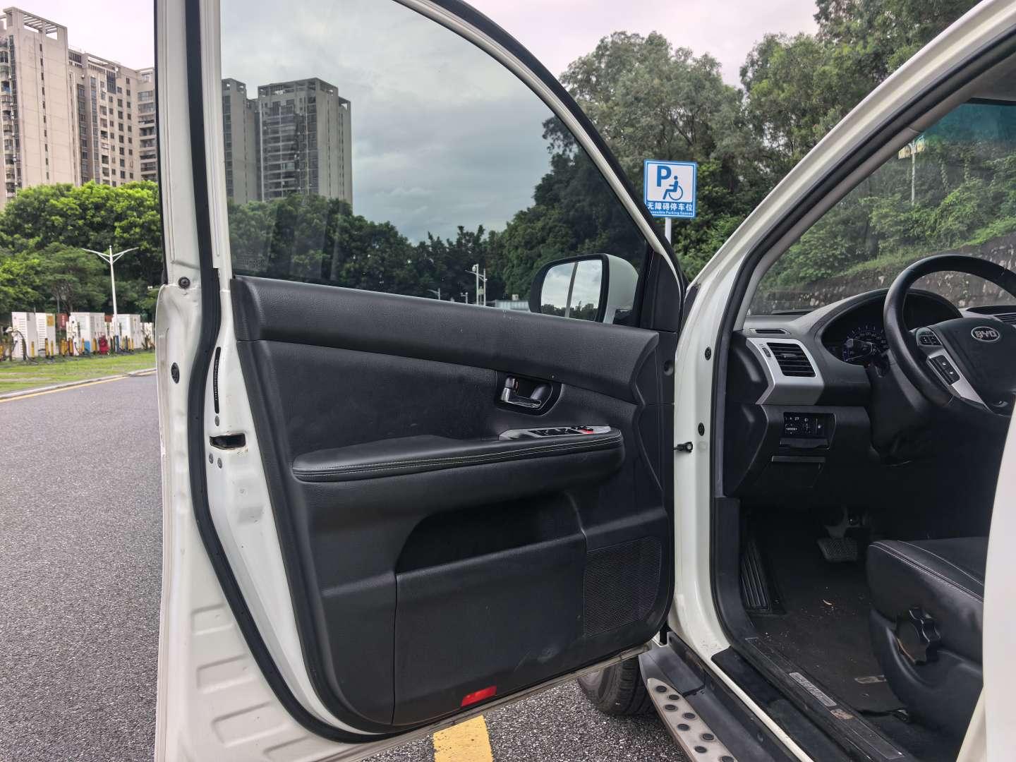 BYD S6 2013 thumb 12