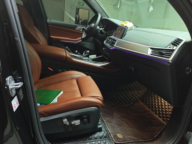 BMW X7 2020 thumb 9