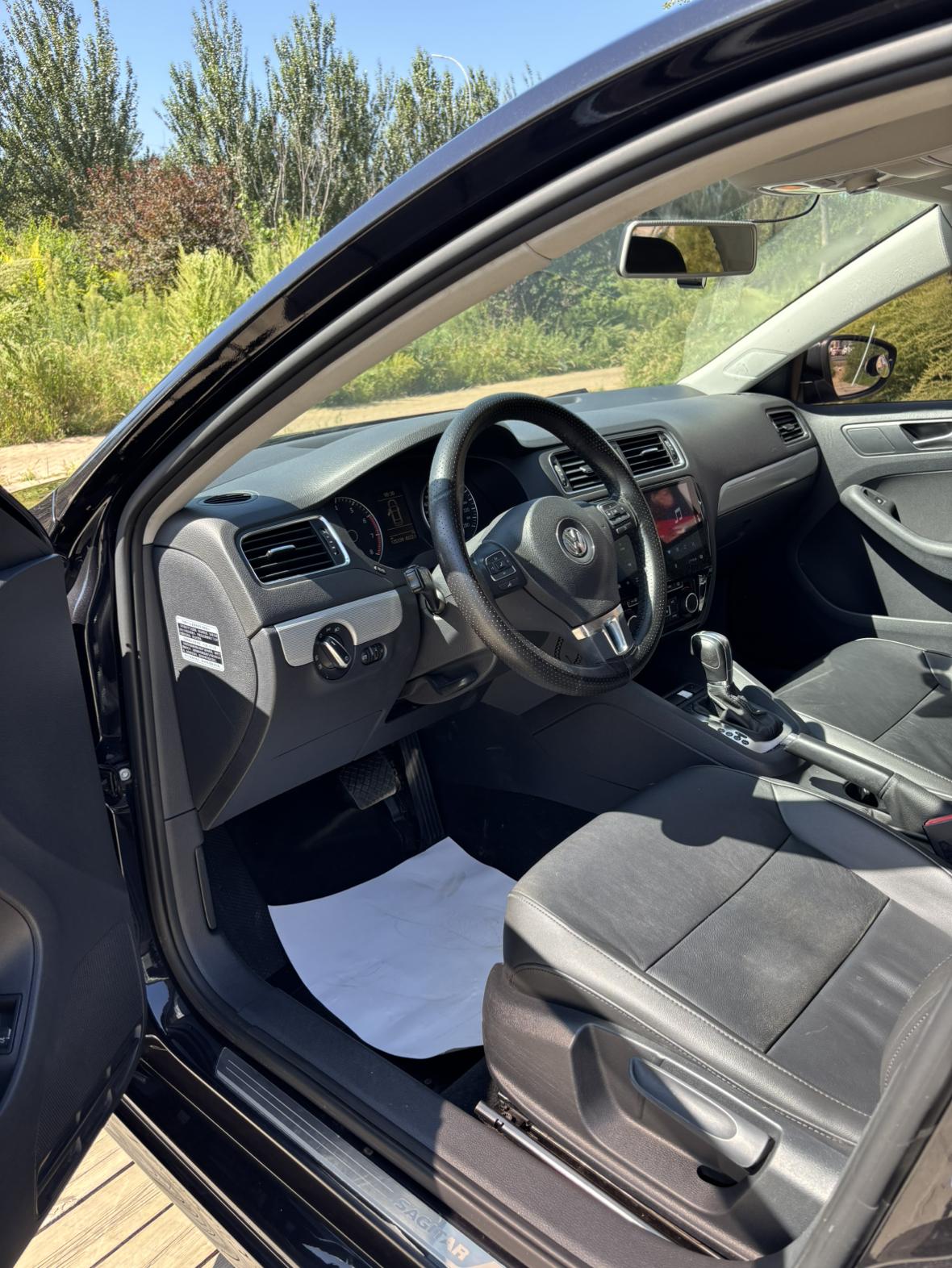 Volkswagen Sagitar 2014 thumb 2