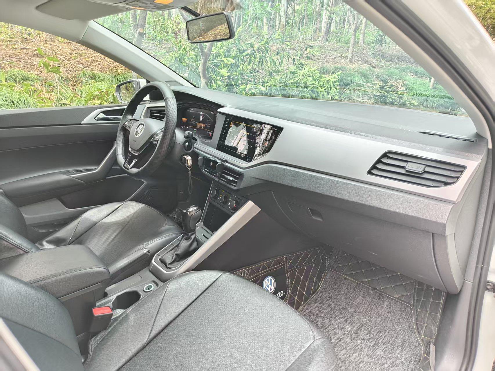 Volkswagen Polo 2023 thumb 3
