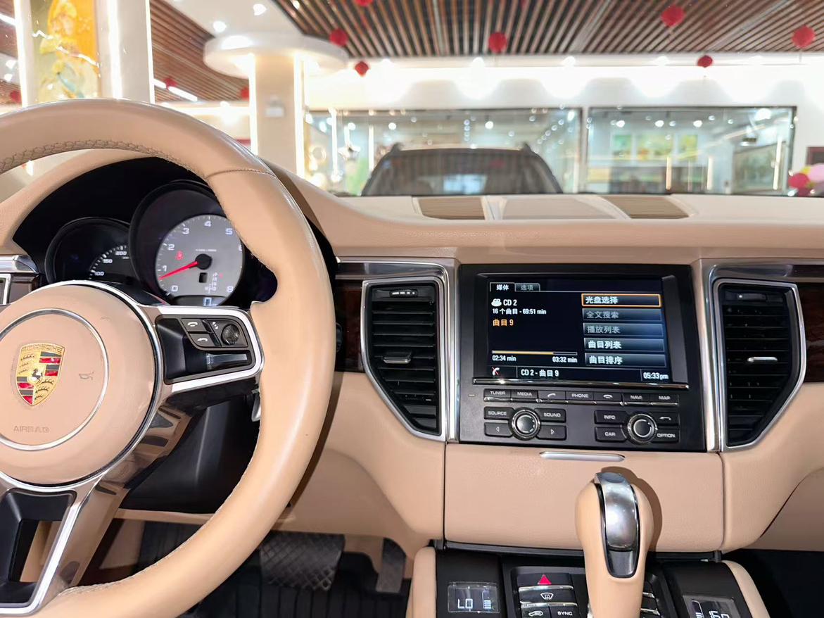 Porsche Macan 2014 thumb 5