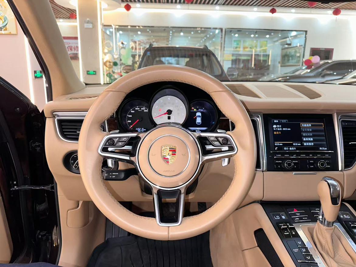 Porsche Macan 2014 thumb 9