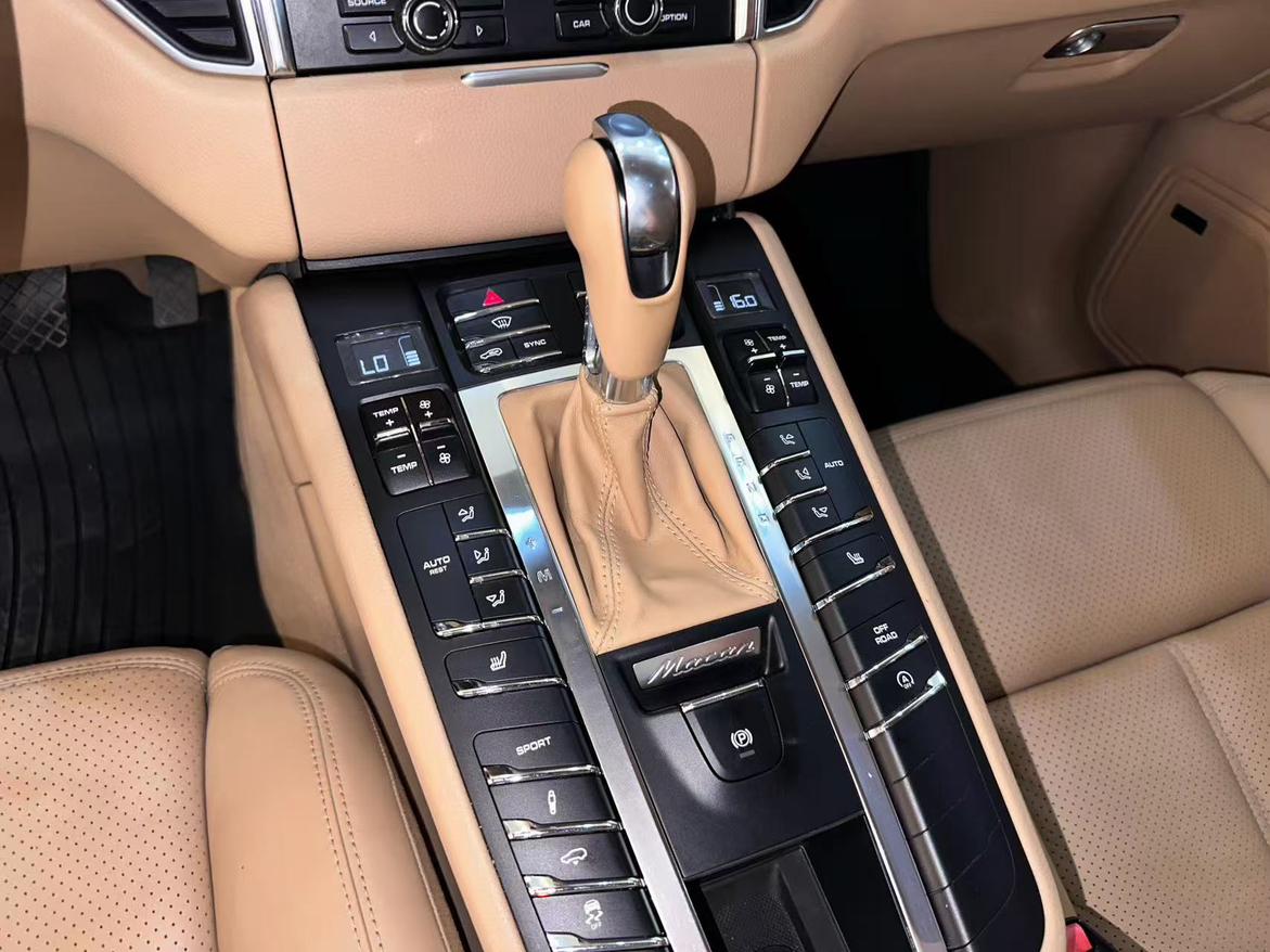 Porsche Macan 2014 thumb 10