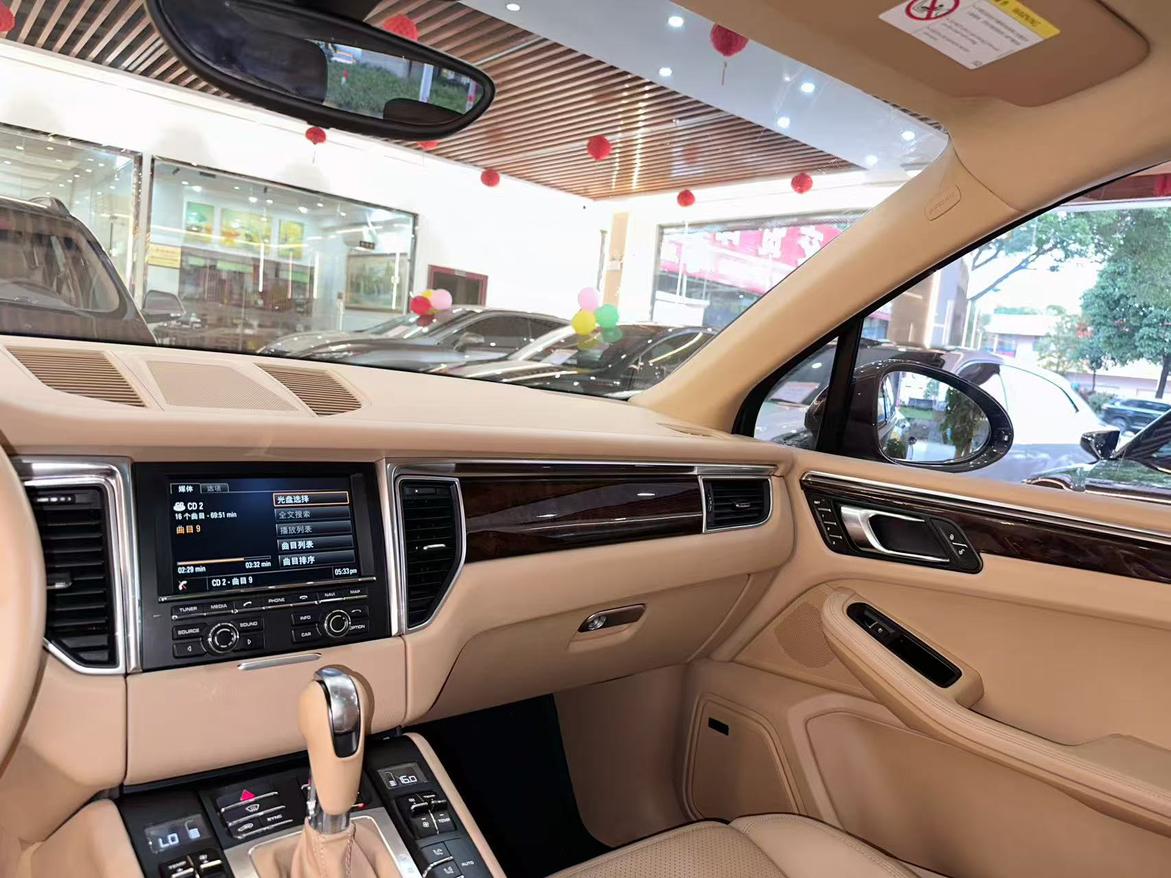 Porsche Macan 2014 thumb 12