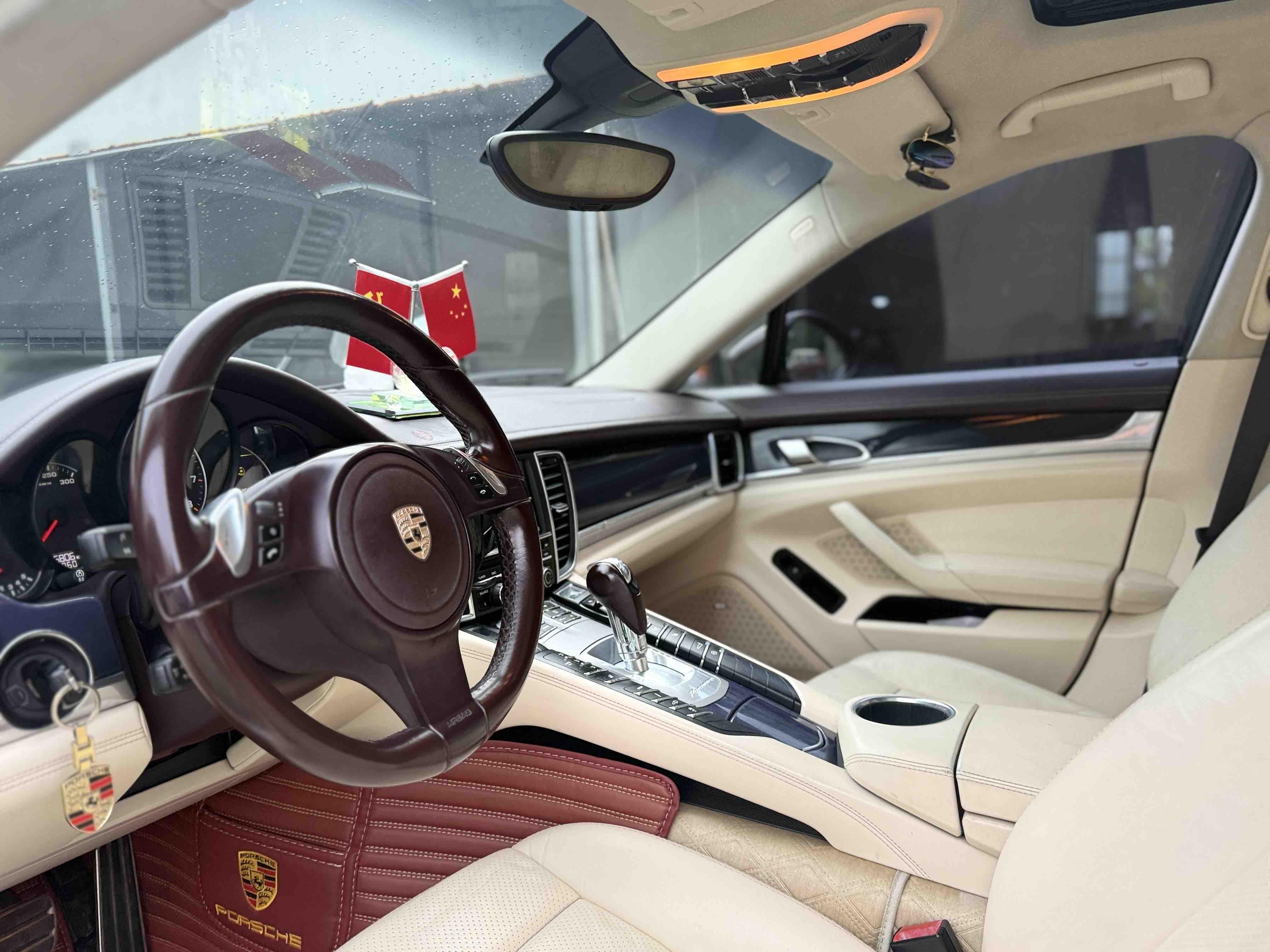 Porsche Panamera 2010 thumb 4