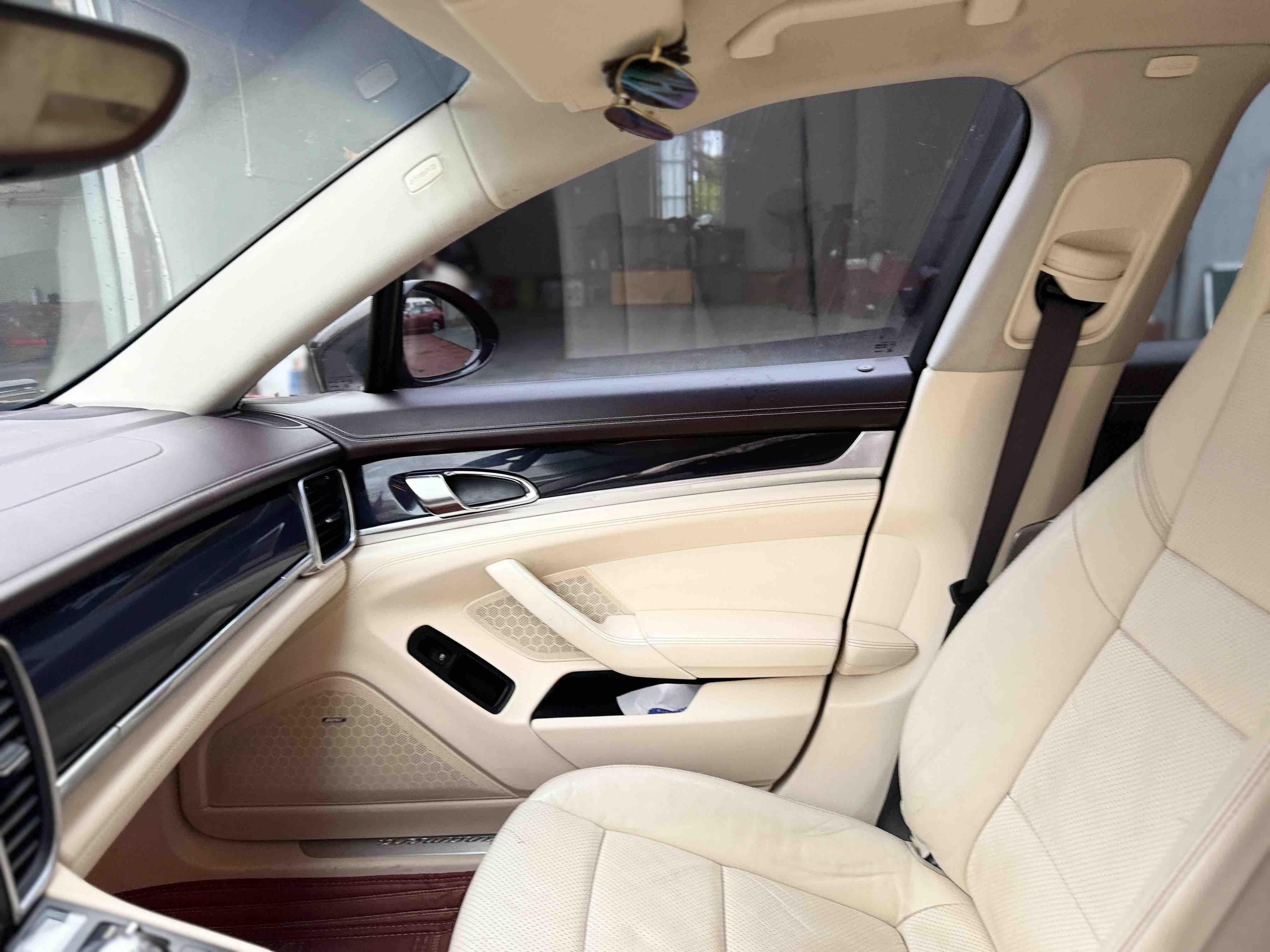 Porsche Panamera 2010 thumb 6