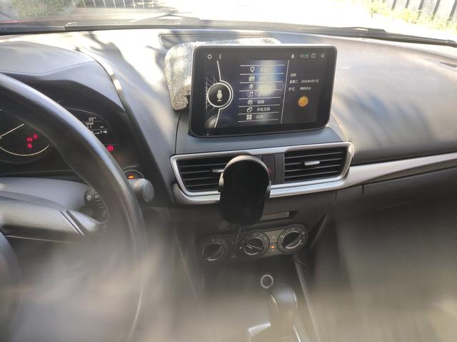 Mazda 3 2017 thumb 6